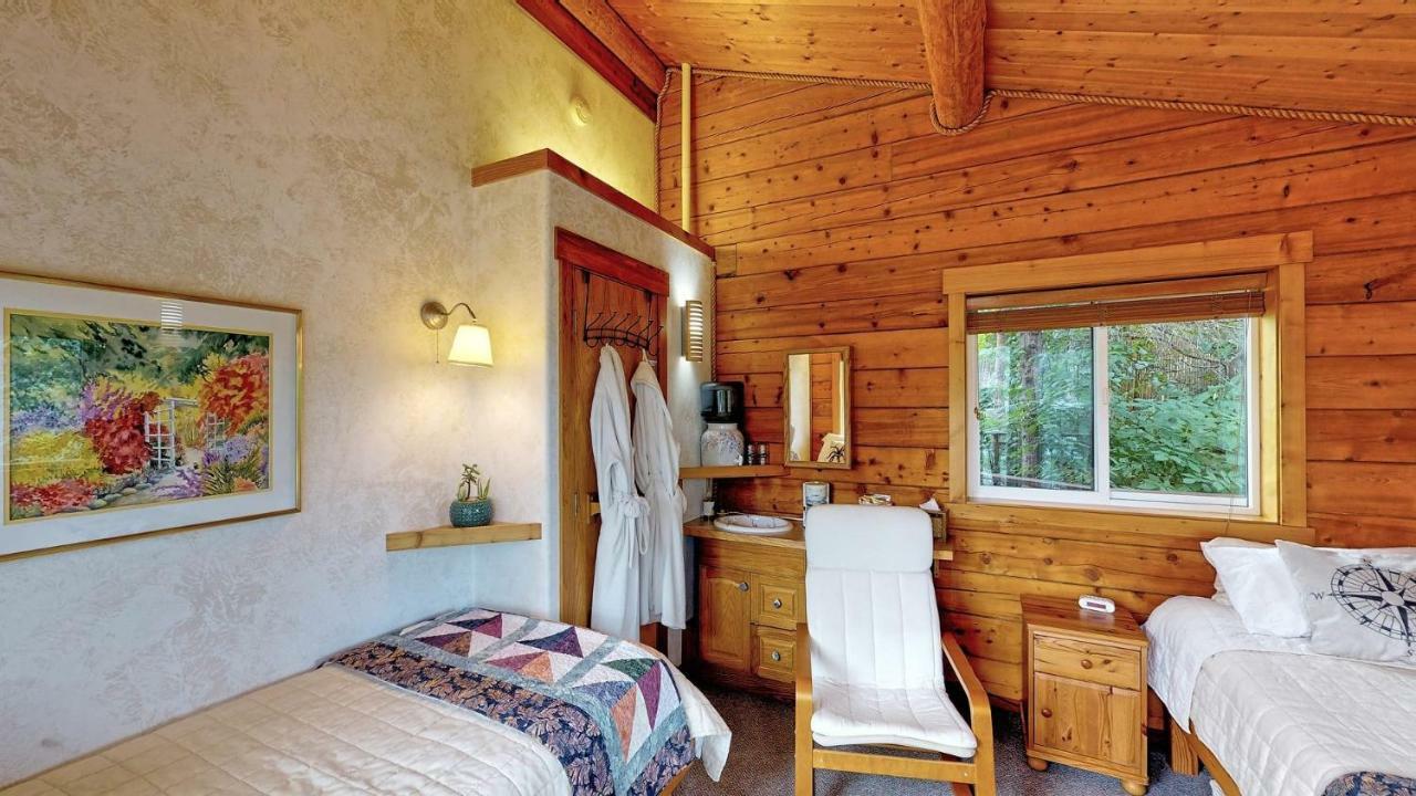 Stillpoint Lodge - All-Inclusive Halibut Cove Exterior foto